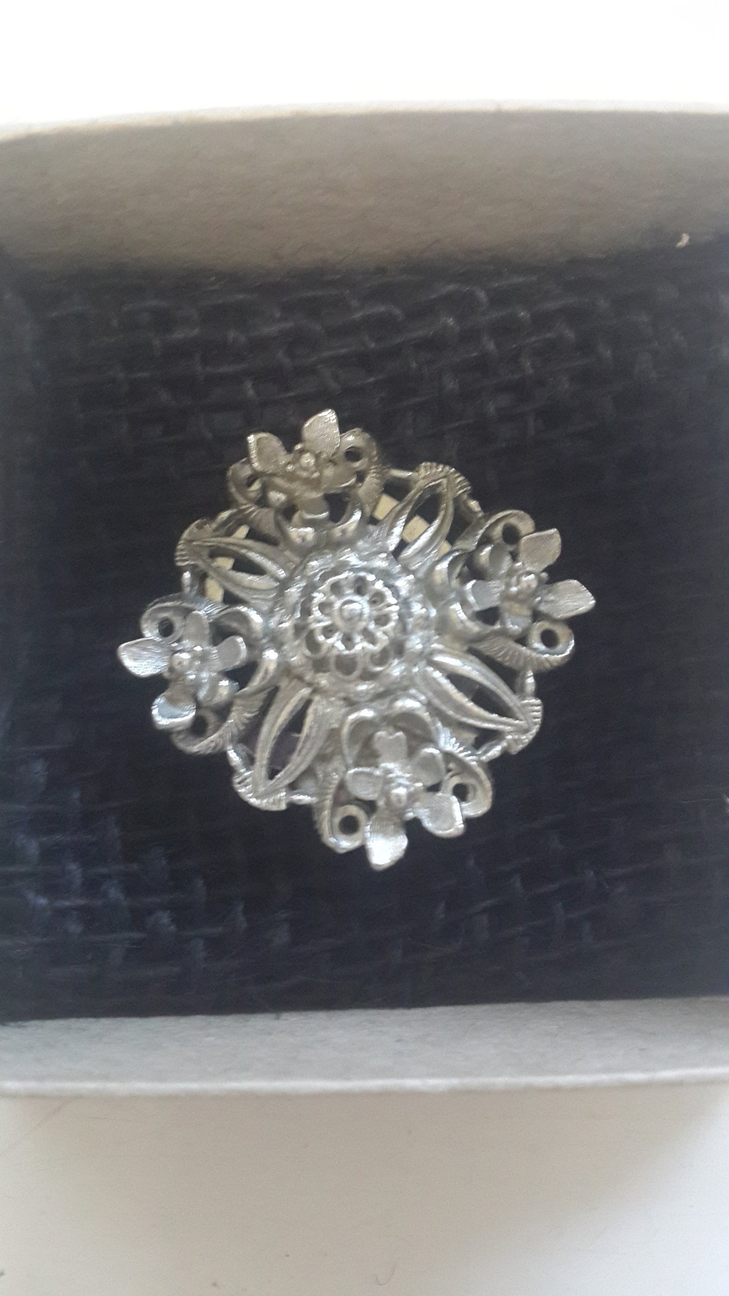 Silver Flora Scarf Clip